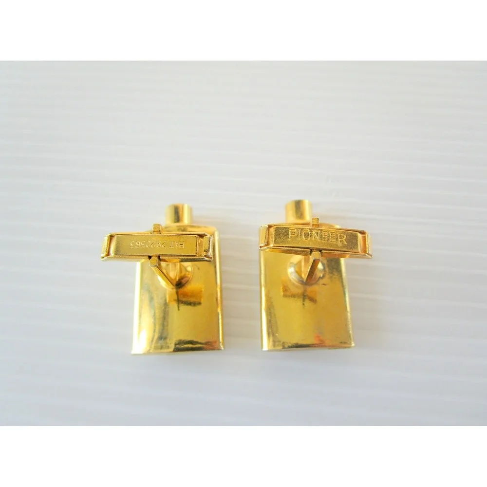 PIONEER gold tone
